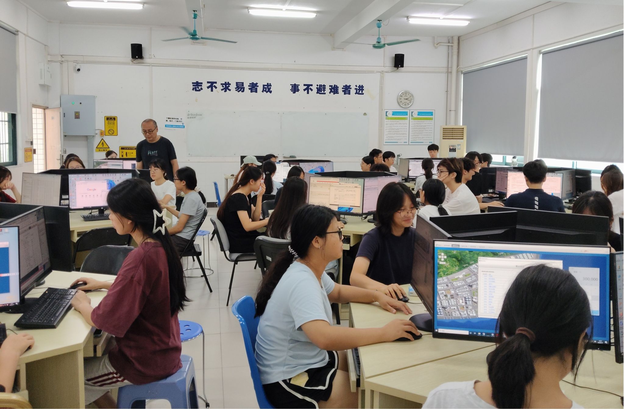 强化学生国际贸易实务综合操作能力